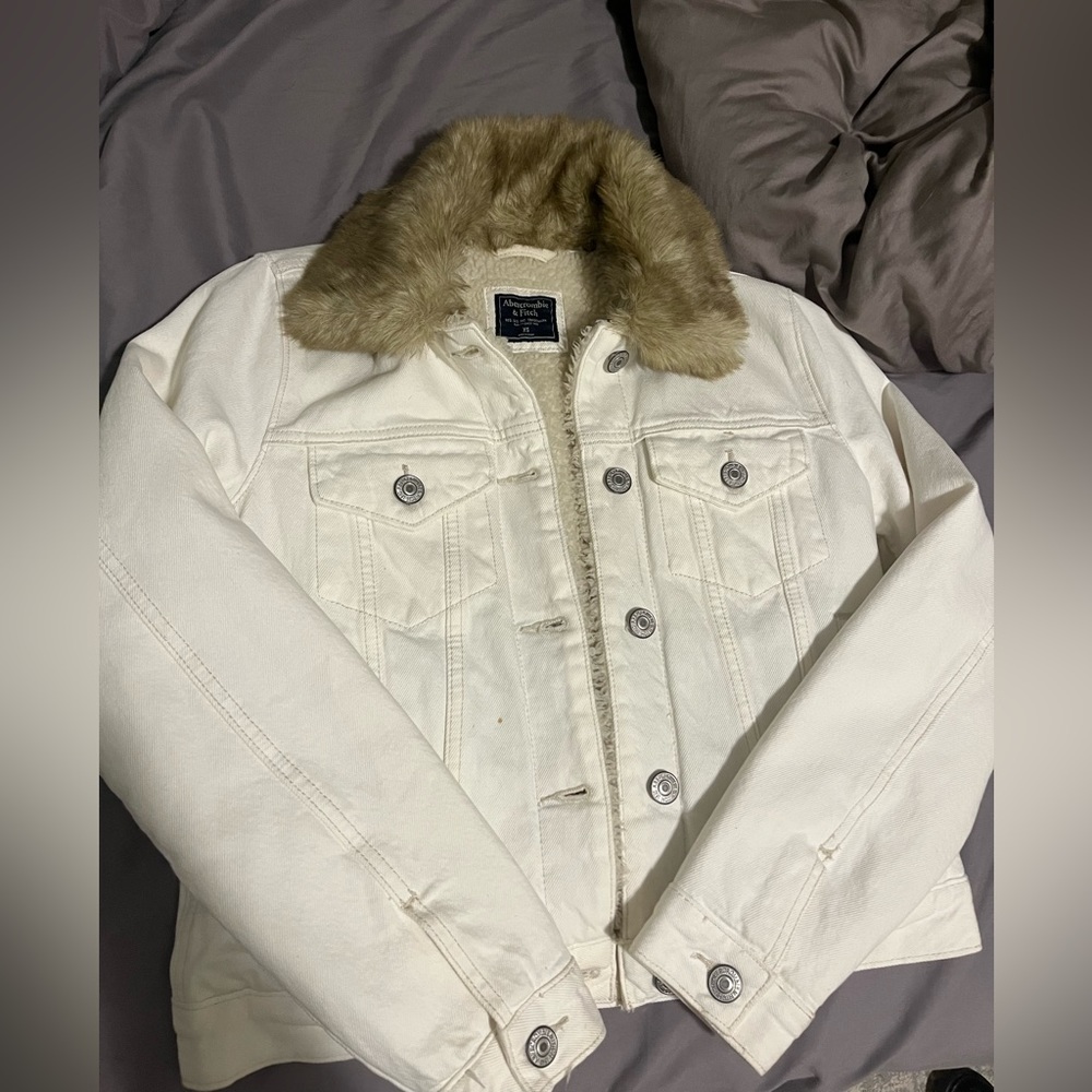 Abercrombie & Fitch fleece lined white denim jacket